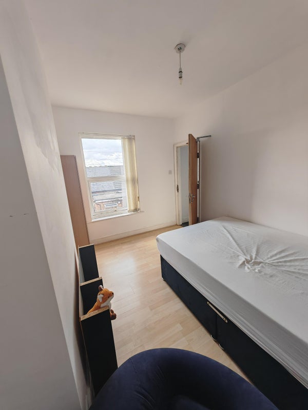 Room Manor Street in Nottingham