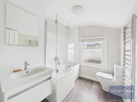 Flat Prestbury Road in Cheltenham