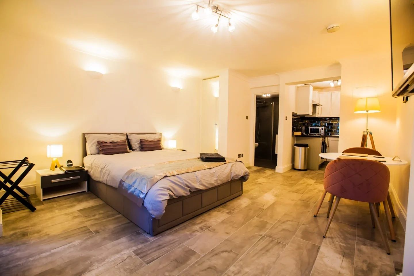 Flat Anglesea Road in Greater London
