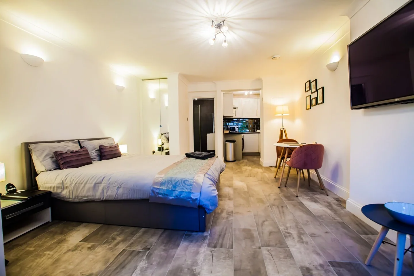 Flat Anglesea Road in Greater London