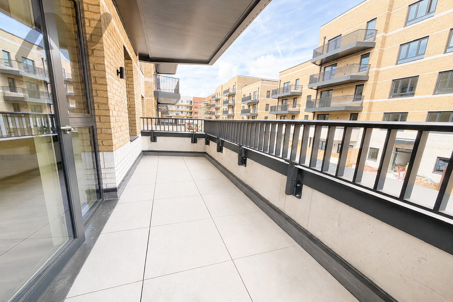 Flat Selkirk Road in Greater London
