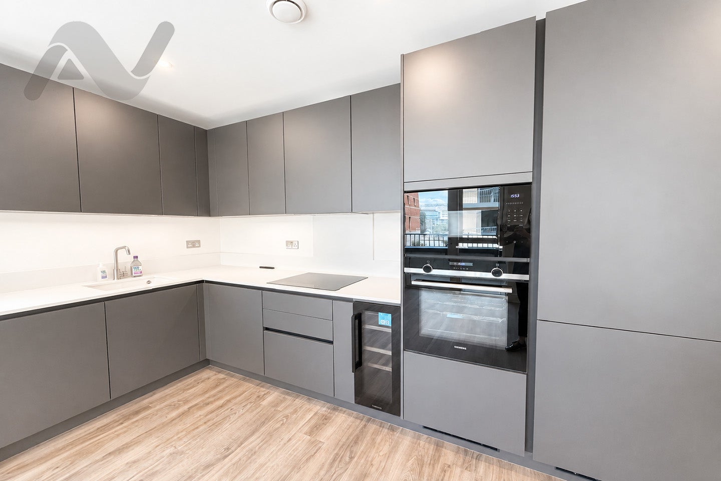 Flat Selkirk Road in Greater London