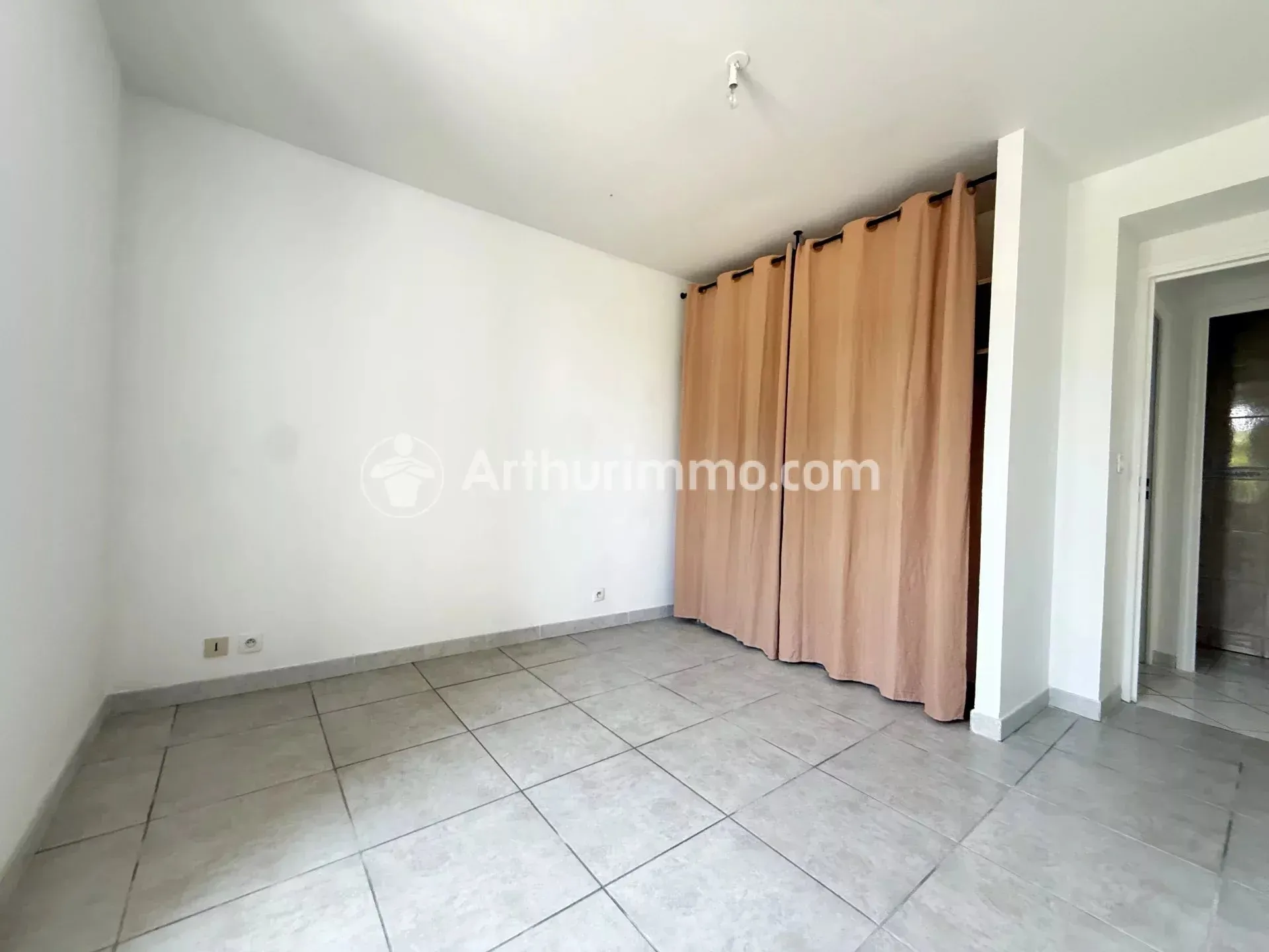 Flat Avenue Charles de Gaulle in Terrasson-Lavilledieu