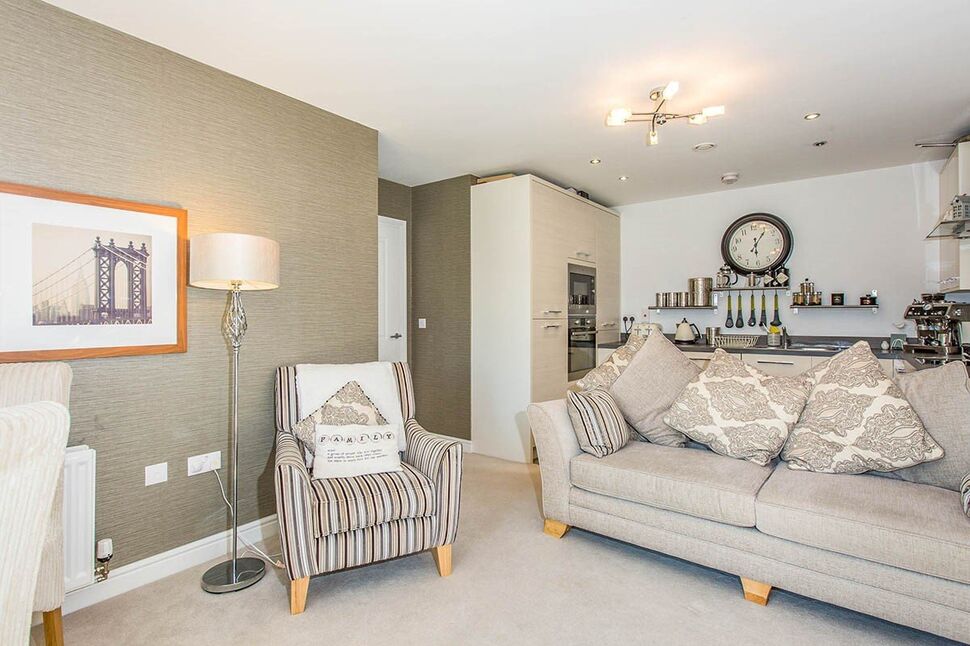 Flat Knight Avenue in Stafford
