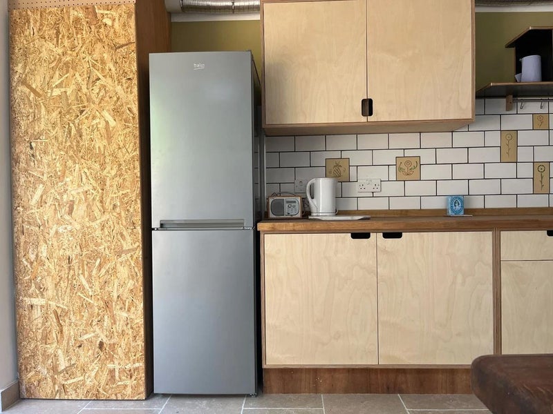 Room Hatcham Park Road in Greater London