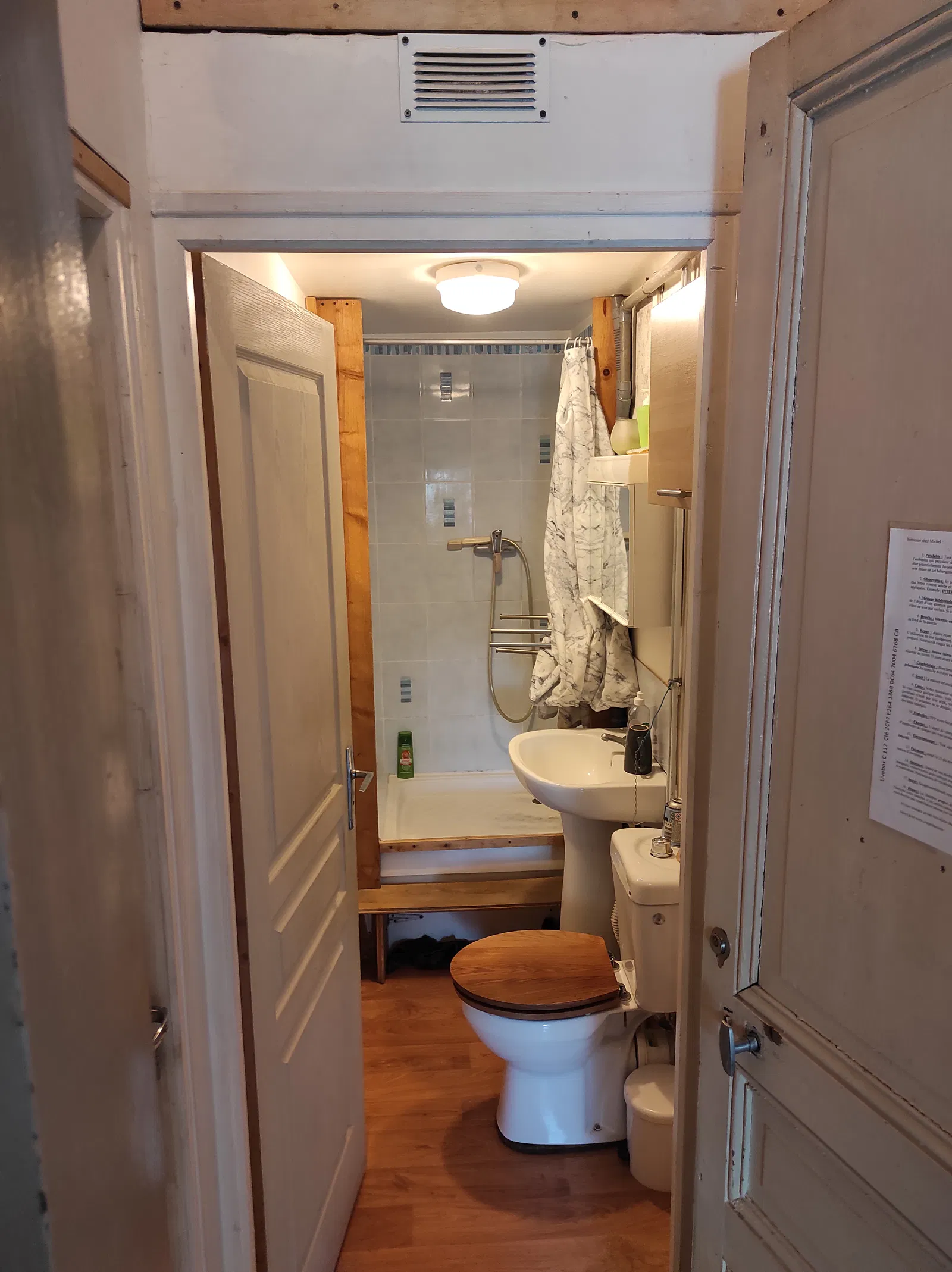 Appartement Piste cyclable dangereuse, étroite avec des bordures et des cédez le passage à chaque carrefour. à Arras