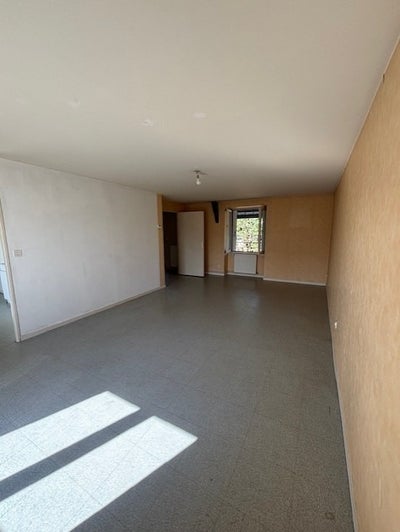 Appartement Place Edouard Servat à Mehun-sur-Yèvre