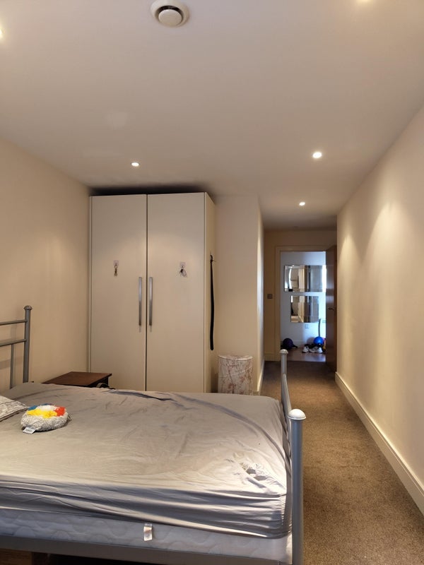 Flat Drayton Park in Greater London