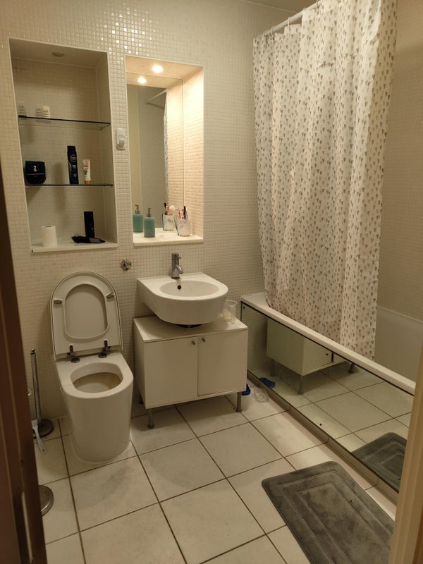 Flat Drayton Park in Greater London