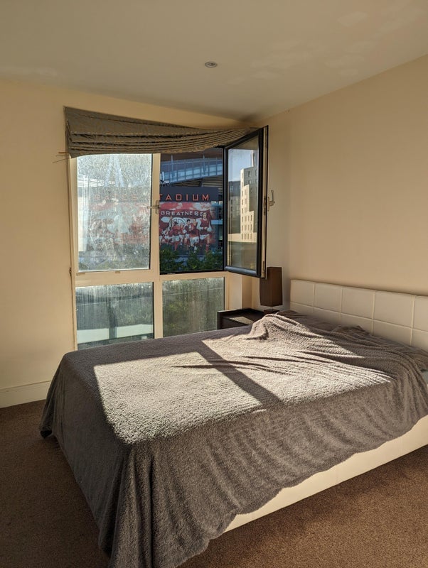 Flat Drayton Park in Greater London