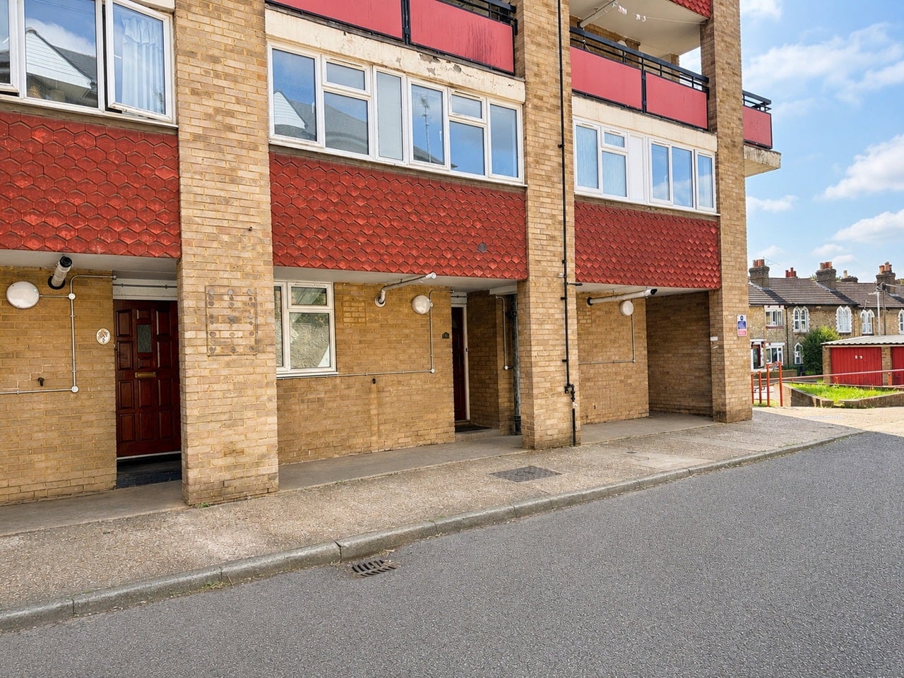 Flat Waterlow Road in Maidstone