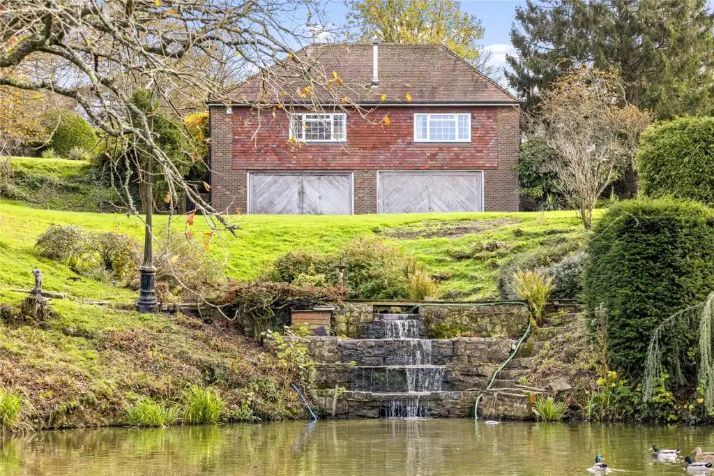 House Perrymans Lane in Rother