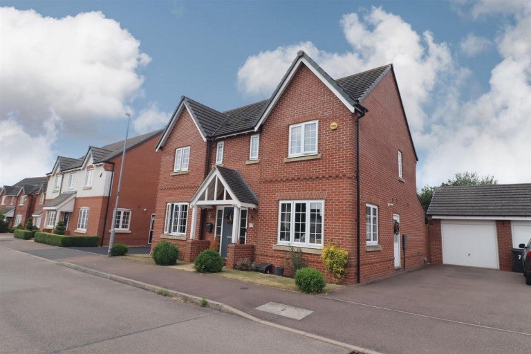House Moat Close in Hinckley and Bosworth