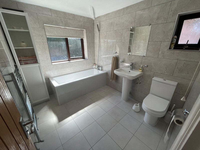Room Emery Close in Birmingham