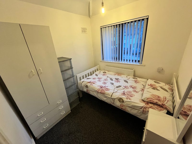 Room Emery Close in Birmingham