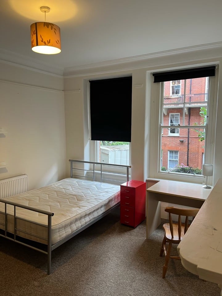 Room Beaumont Avenue in Greater London