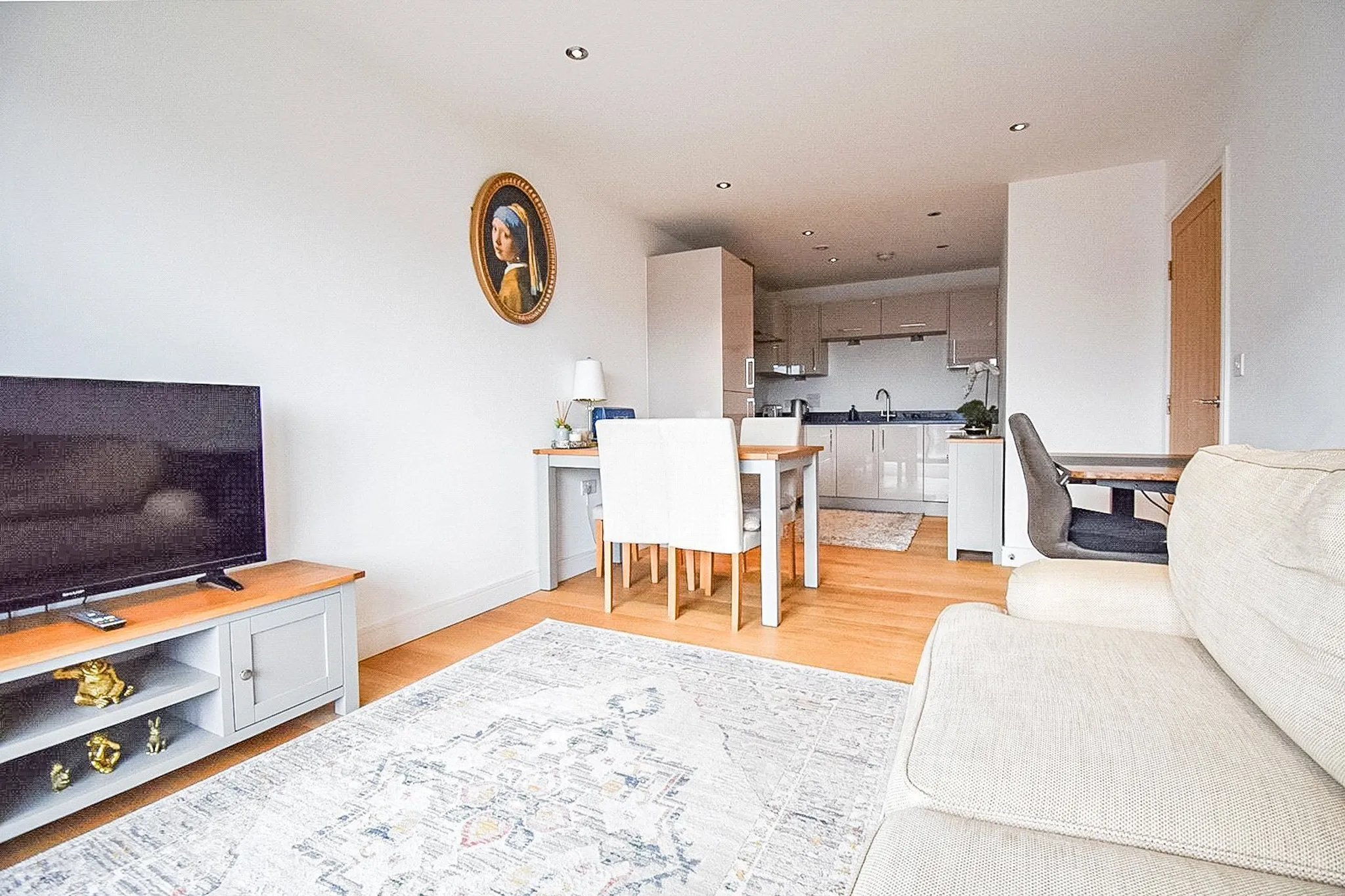 Flat Kingman Way in Greenham