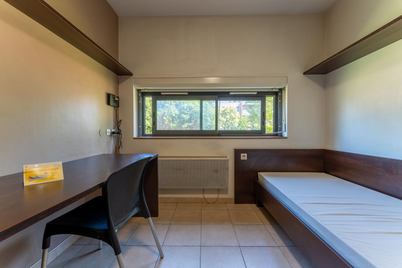 Chambre Rue Pierre Miquel à Avignon