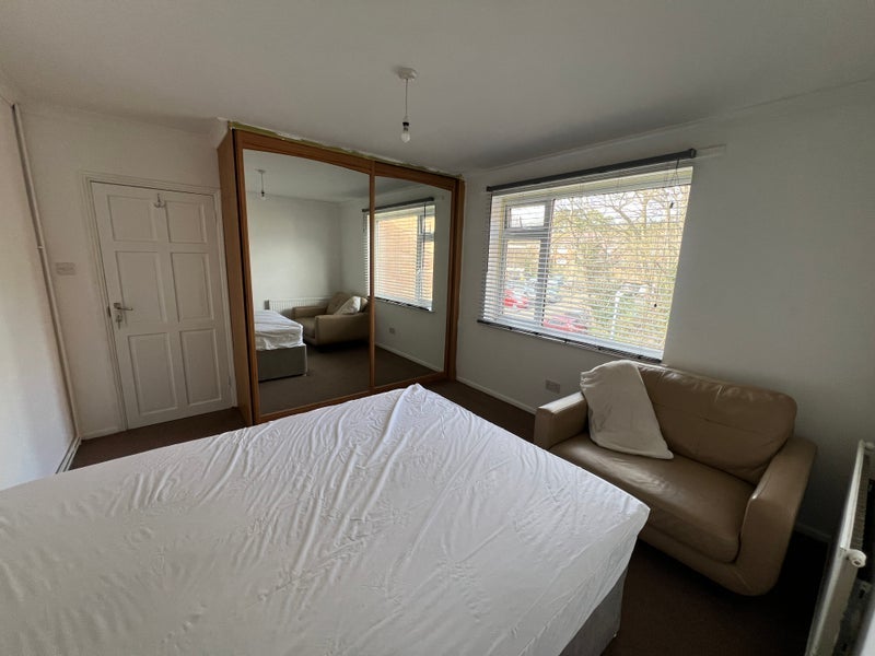 Room Pine Lodge in Maidstone