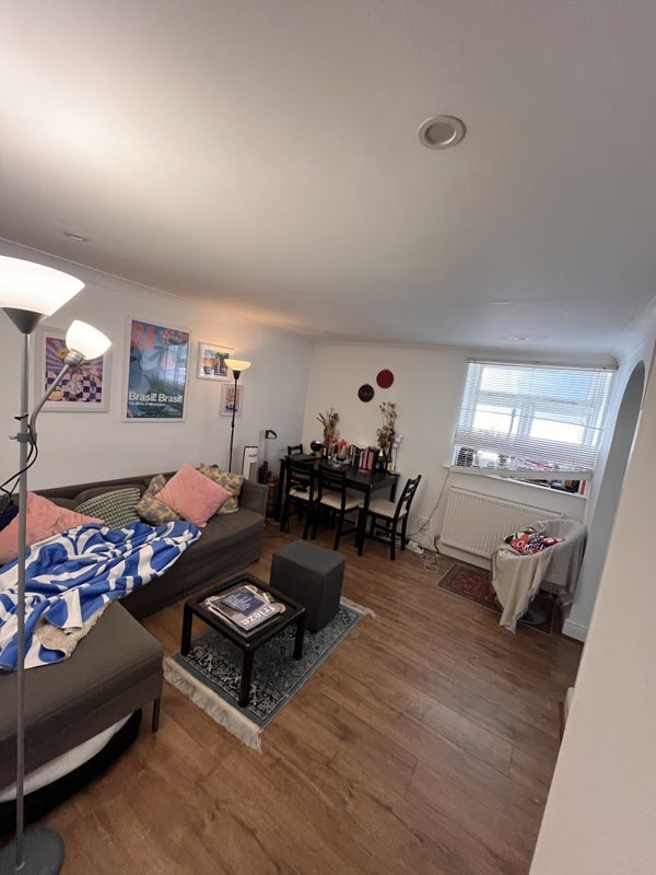 Room Bethwin Road in Greater London