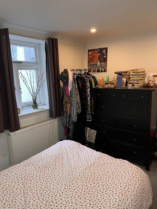 Room Bethwin Road in Greater London