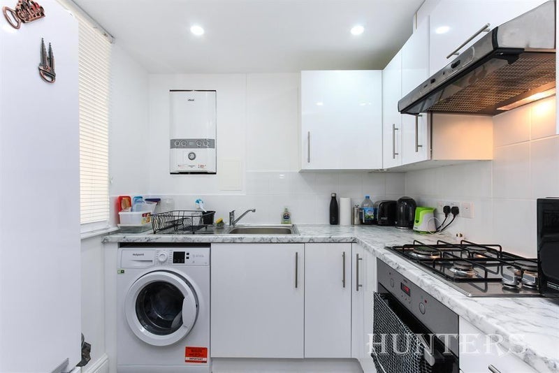 Room Bethwin Road in Greater London