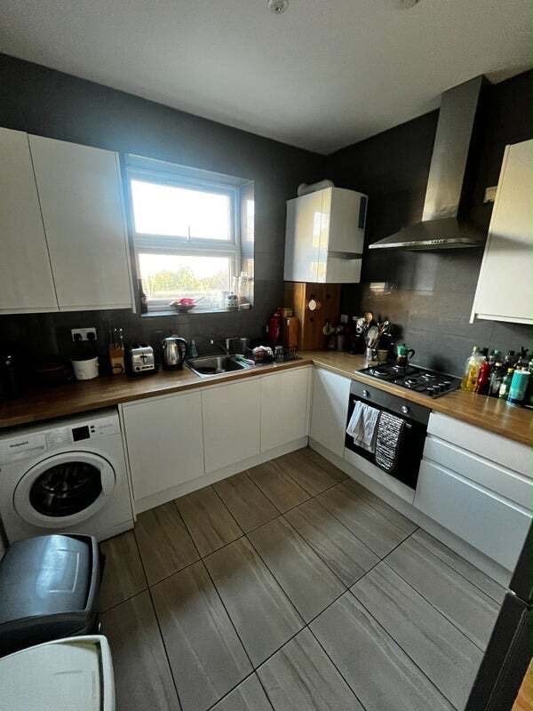 Room Allen Road in Greater London