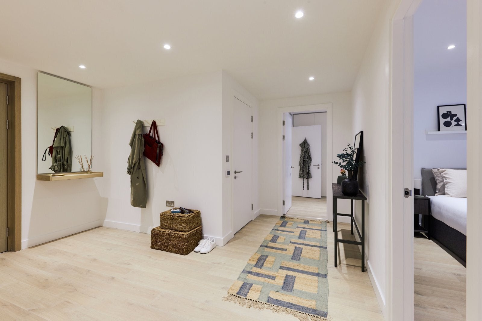 Flat New Drum Street in Greater London