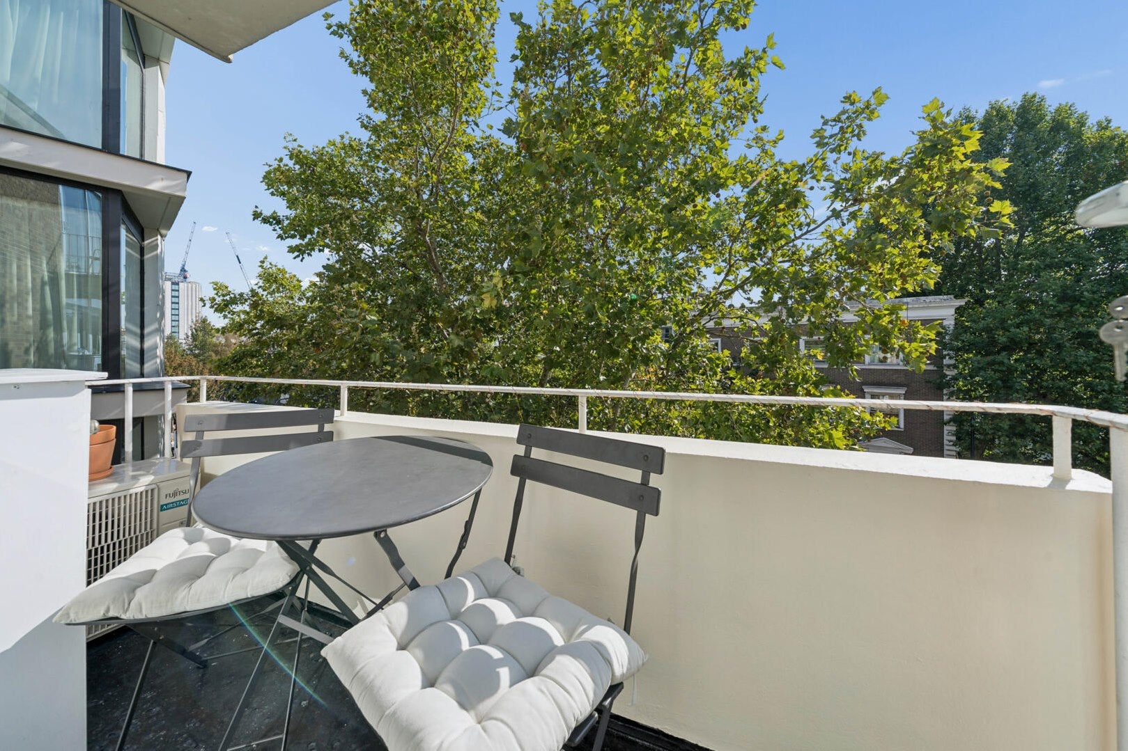 Flat Notting Hill Gate in Greater London