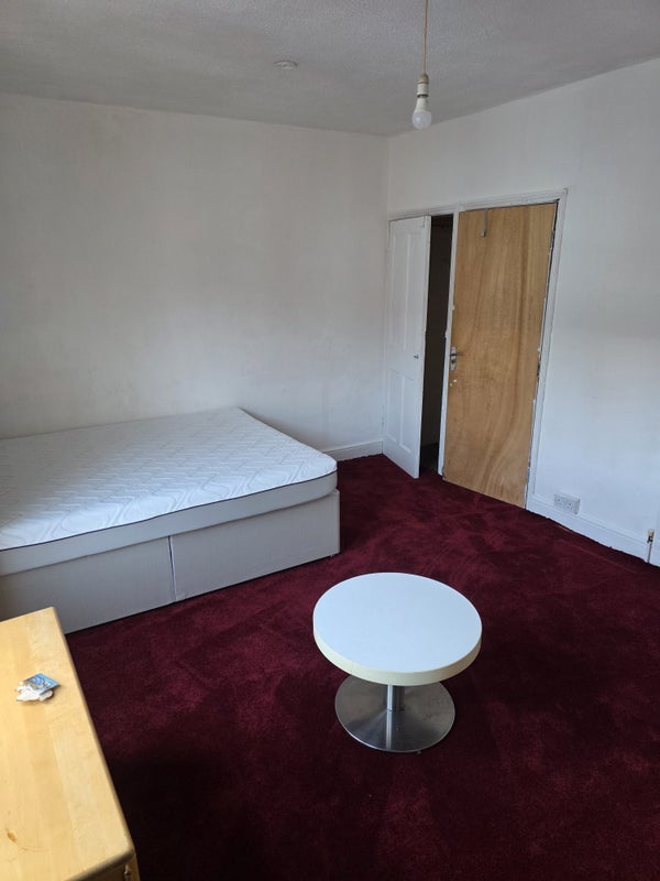 Room Roseberry Park in Bristol