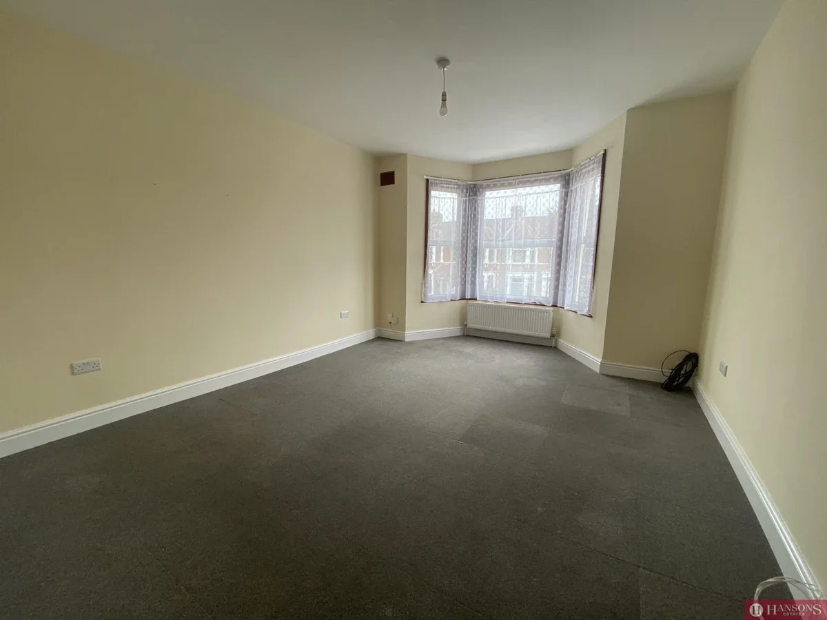 Flat Cameron Road in Greater London
