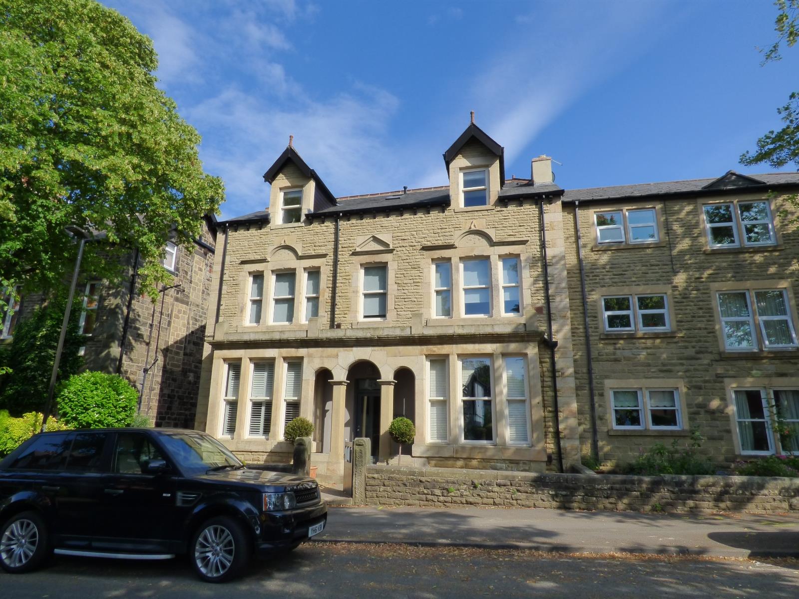 Flat Wensley Road in Harrogate
