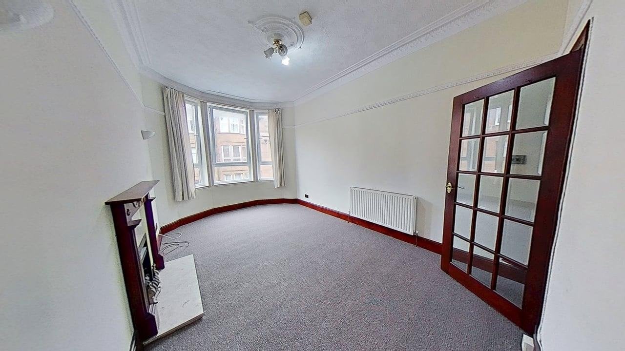 Flat Fairlie Park Drive in Glasgow