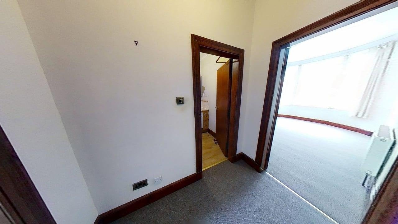 Flat Fairlie Park Drive in Glasgow