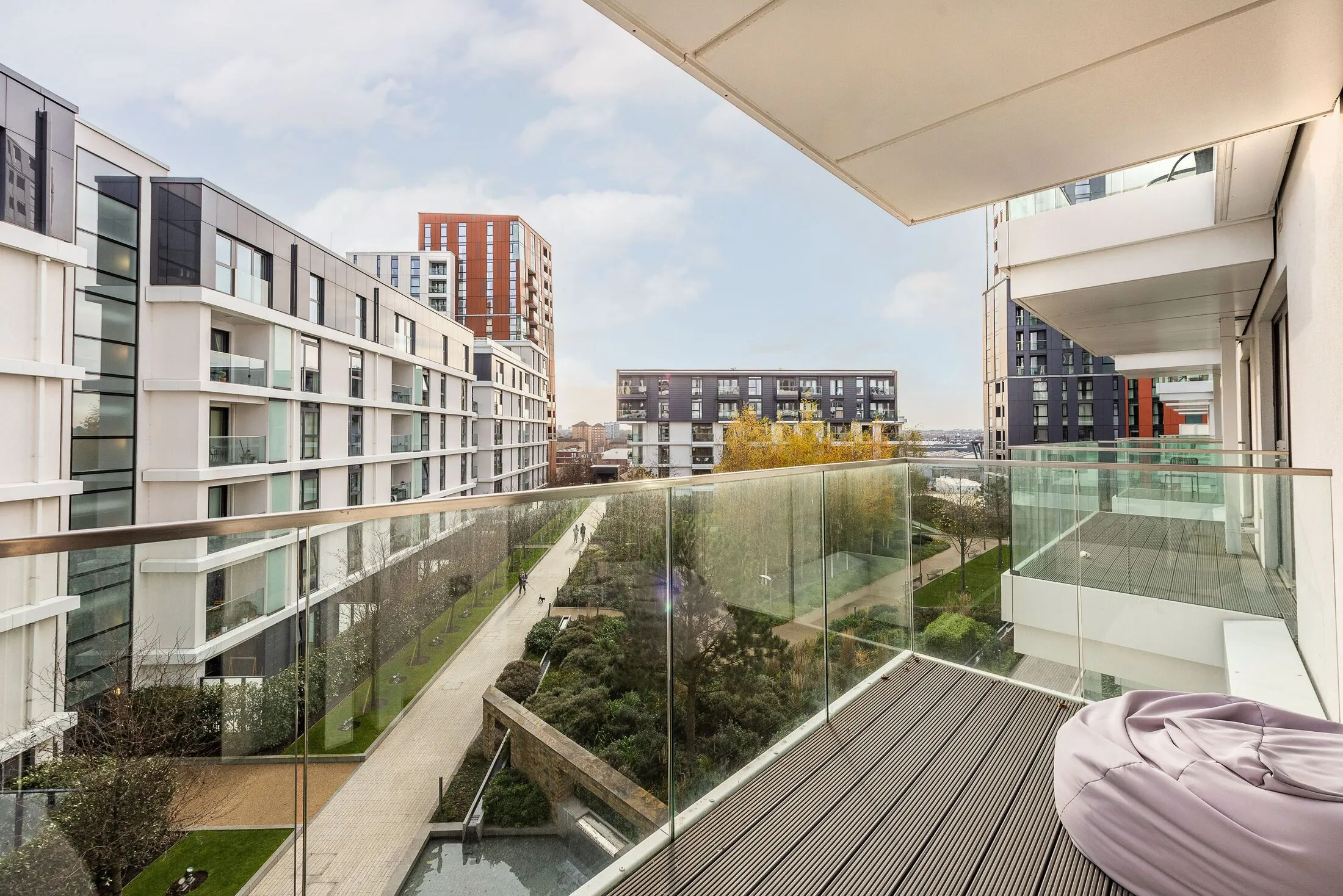 Flat Hebden Place in Greater London