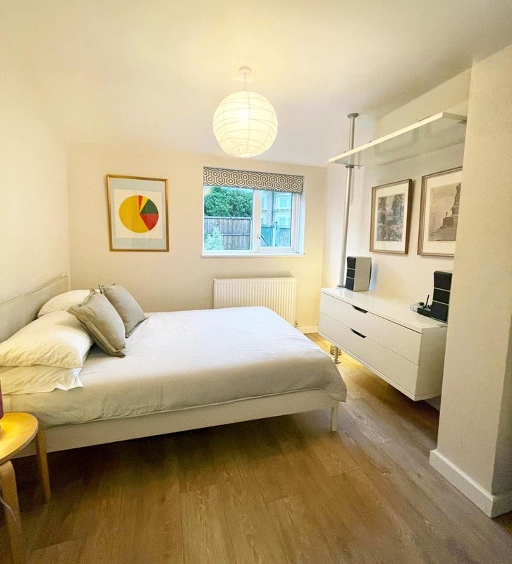 Room Grove Green Road in Greater London