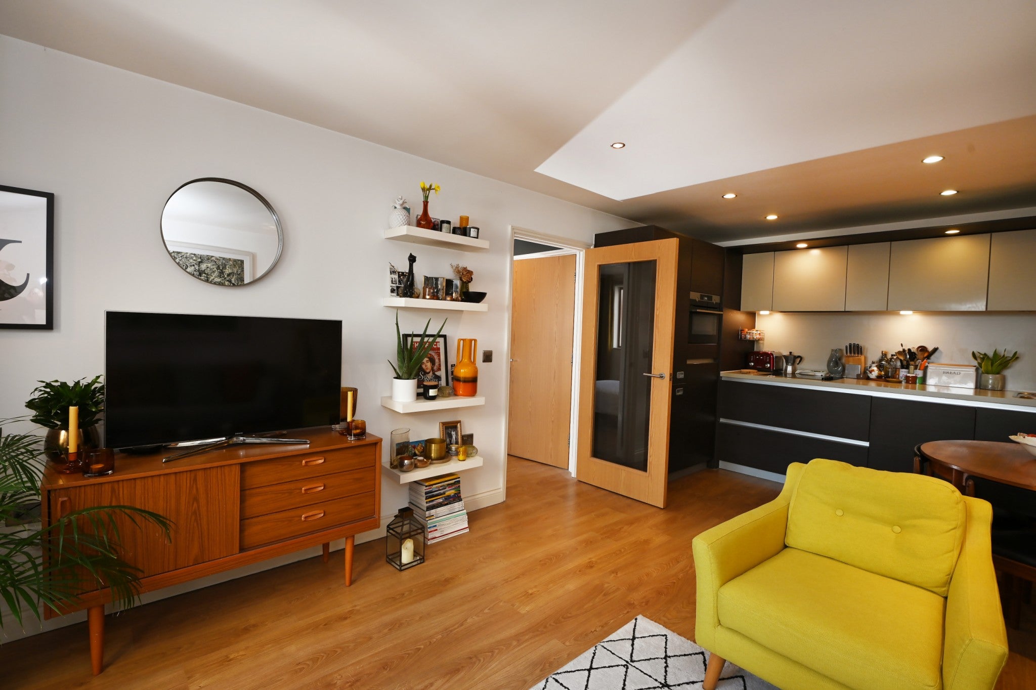 Flat Campbell Road in Greater London