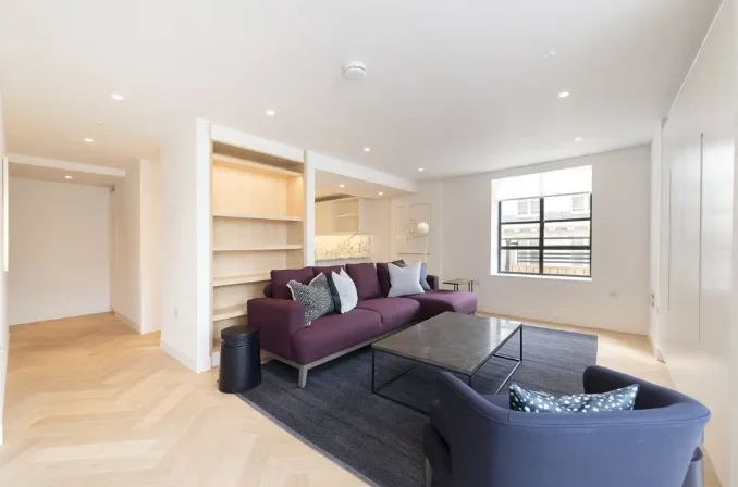 Flat Shaftesbury Avenue in City of Westminster