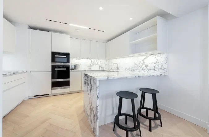 Flat Shaftesbury Avenue in City of Westminster