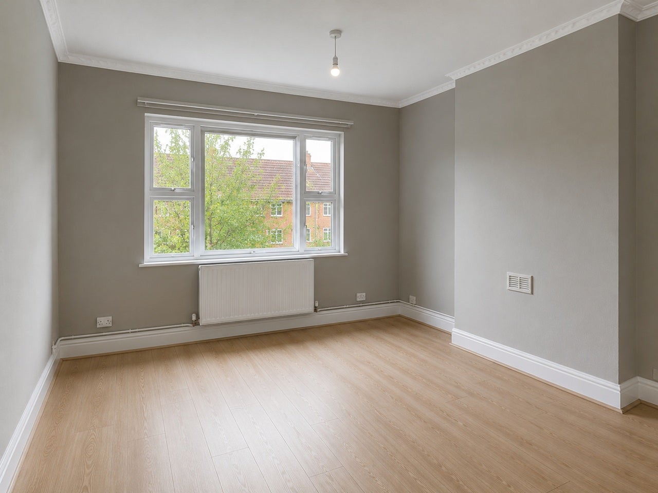 Flat Victorian Grove in Greater London