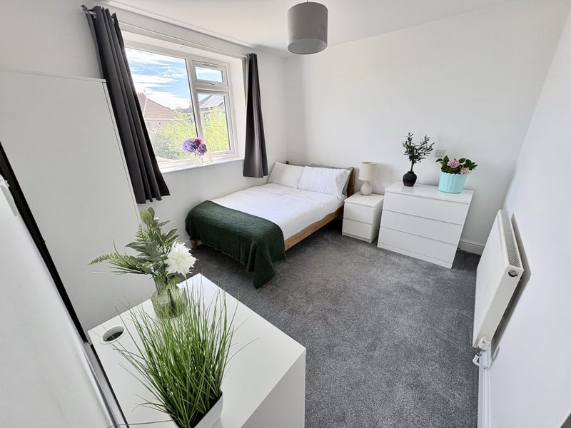Room Tenth Avenue in Bristol