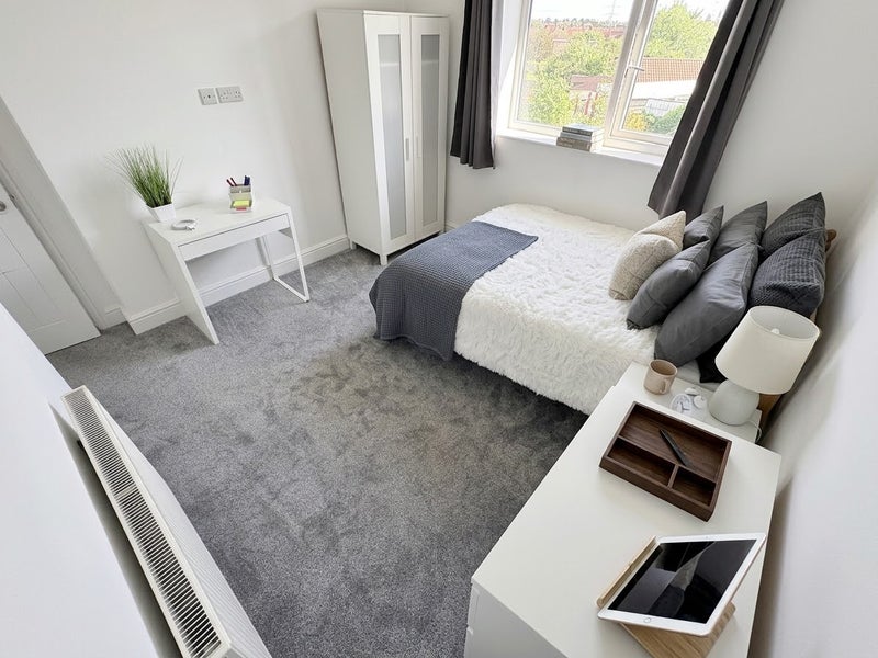 Room Tenth Avenue in Bristol