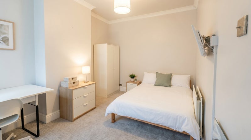 Room Tenth Avenue in Bristol