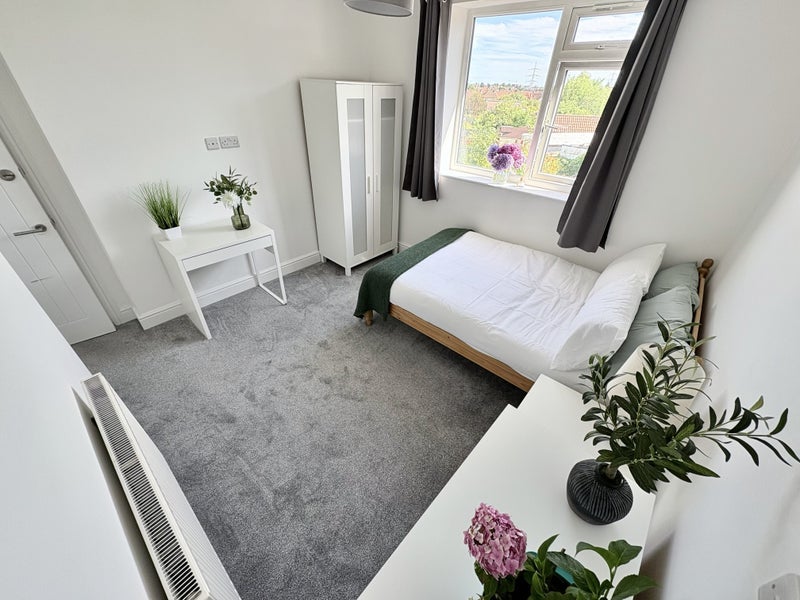 Room Tenth Avenue in Bristol
