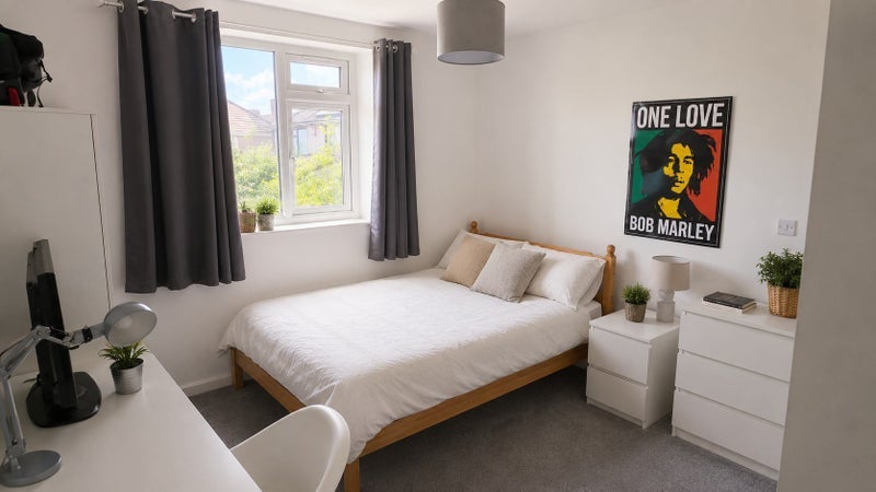 Room Tenth Avenue in Bristol