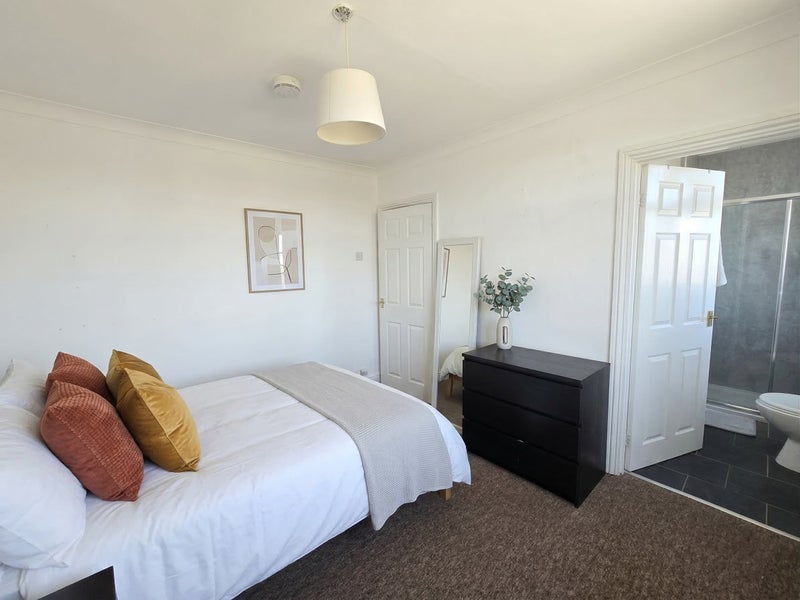 Room Tenth Avenue in Bristol