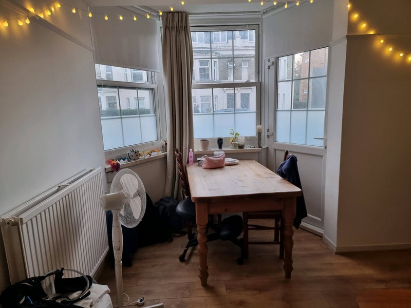 Room Becklow Gardens in Greater London
