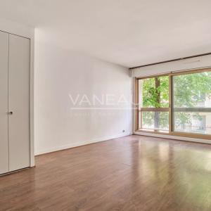 Room Rue Mallet-Stevens in Paris