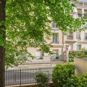 Room Rue Mallet-Stevens in Paris