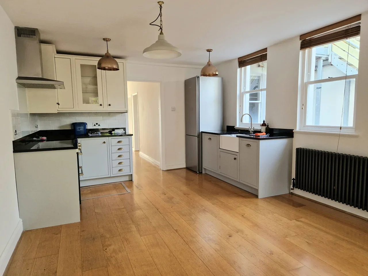 Flat Buckingham Road in Greater London